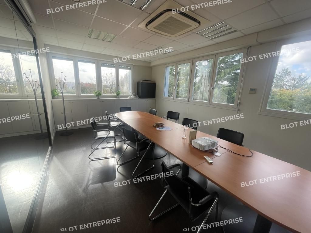 Location bureaux 285 m² non divisibles