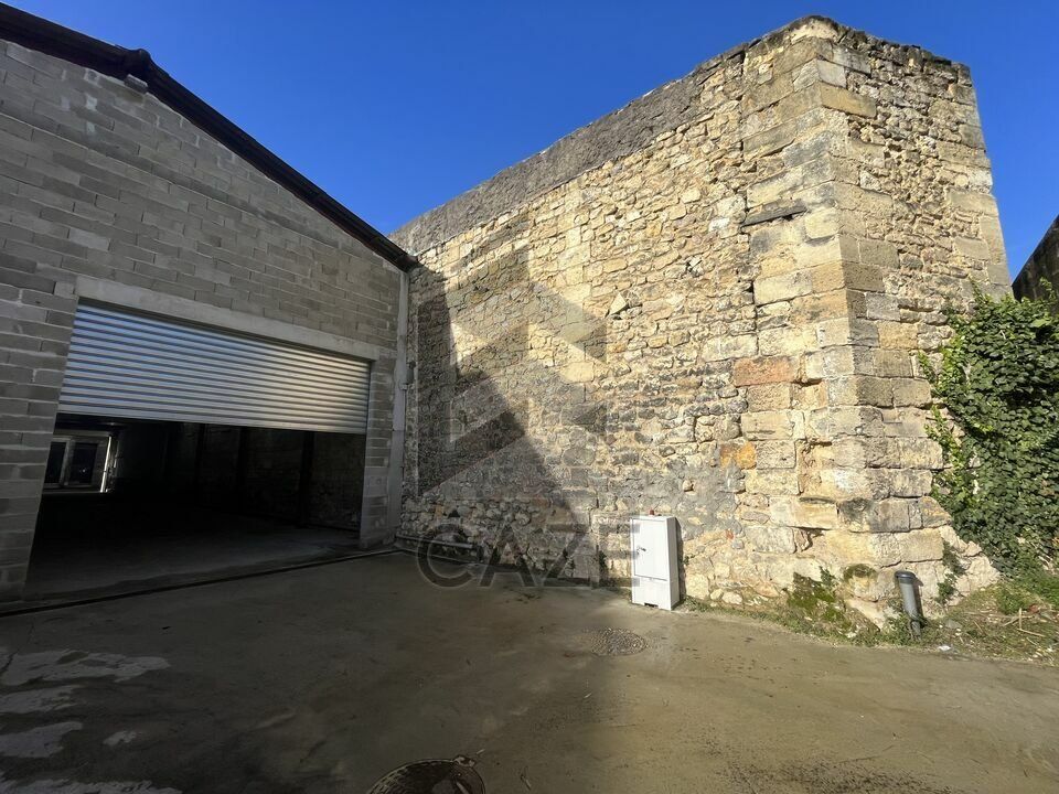 Vente local d''activites 332 m² non divisibles