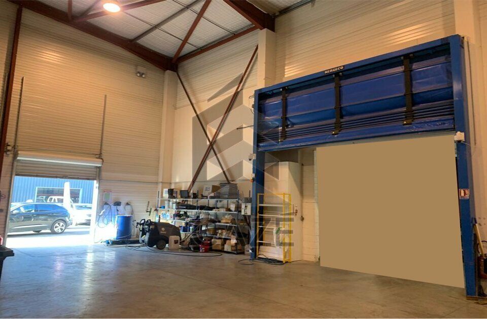 Location local d''activites 440 m² non divisibles