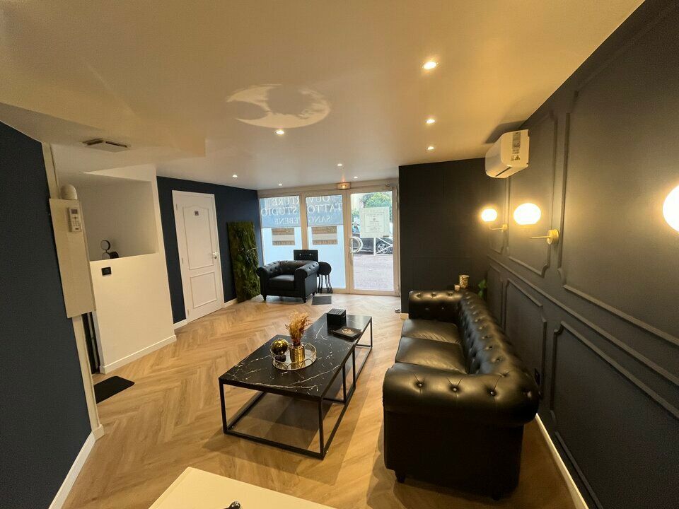 LOCAL COMMERCIAL 60M² LOCATION PURE