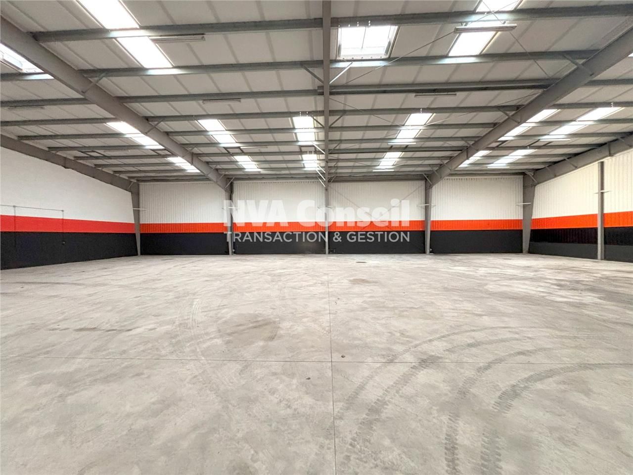 Location local d''activités 1258 m² à Beauchamp