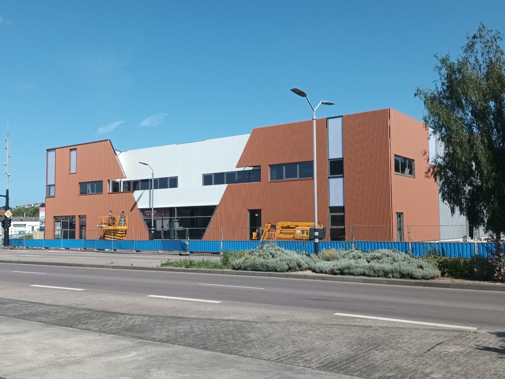 Vente local d''activites 7116 m² divisibles à partir de 351 m²