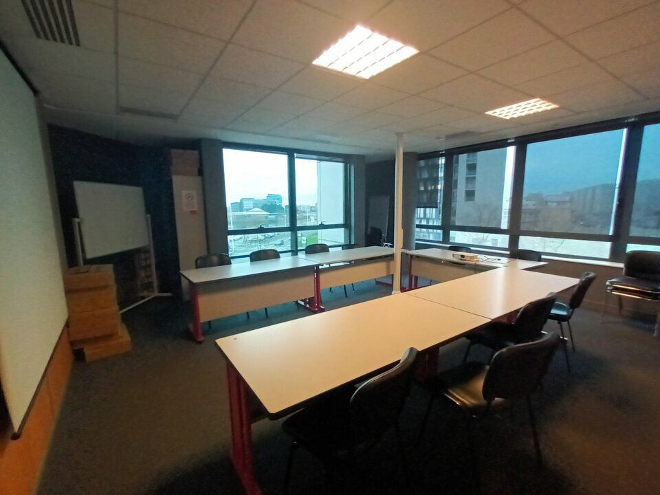 Bureaux de grand standing à proximité de la gare et du centre-ville.