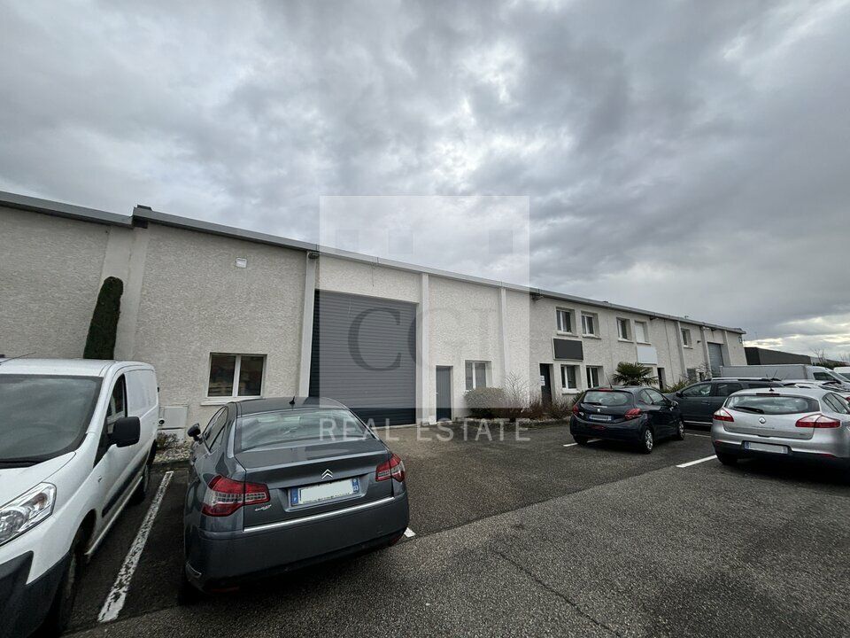 Location local d''activites 583 m² non divisibles