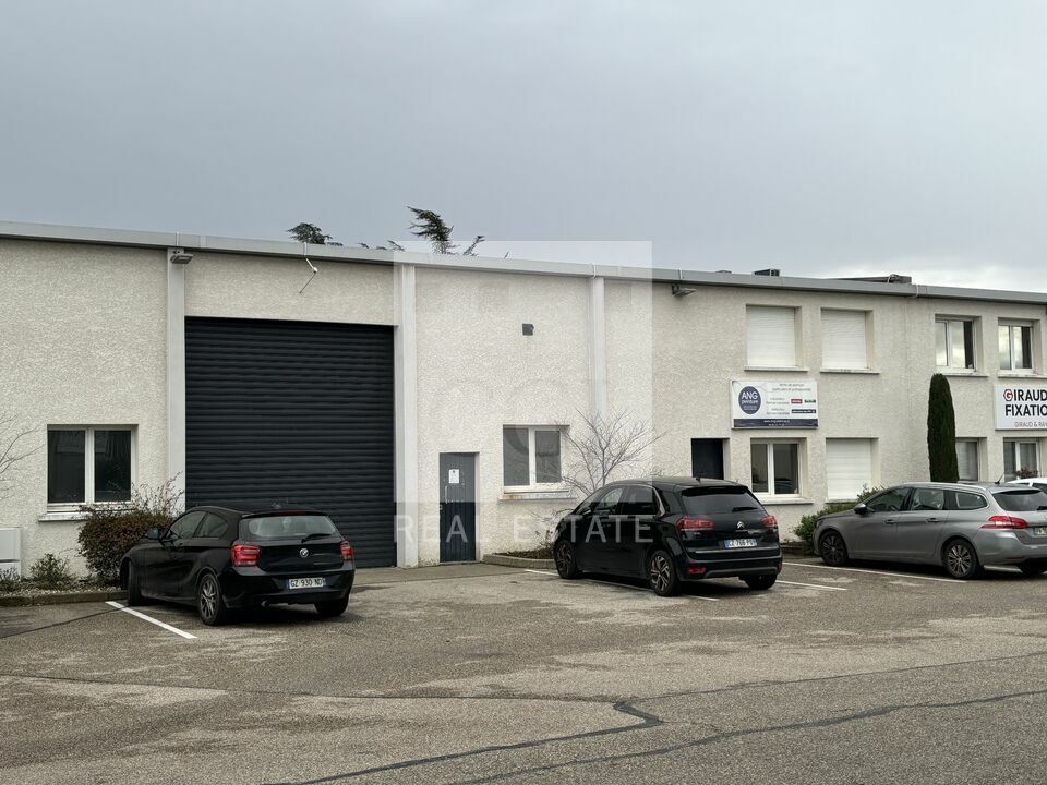 Location local d''activites 540 m² non divisibles