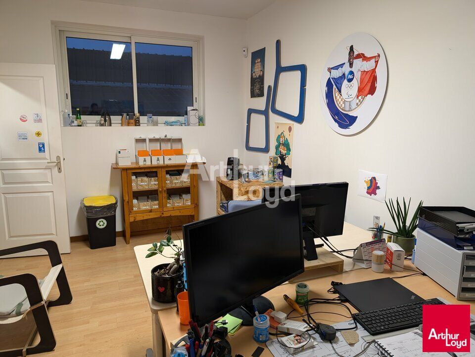 VEZIN LE COQUET - LOCAL D'ACTIVITE A LOUER - 390 m²