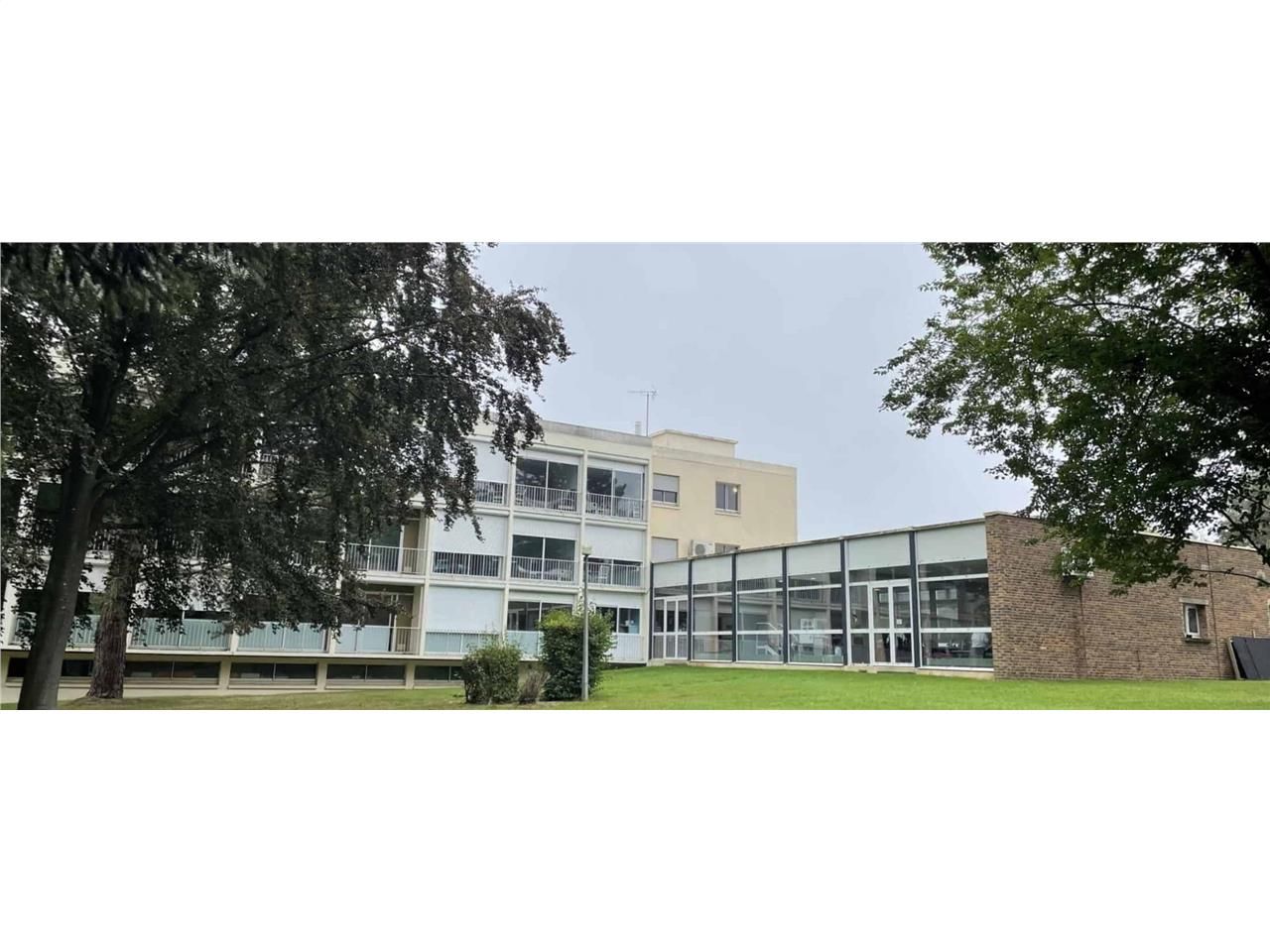 Vente local commercial 2500 m² non divisibles