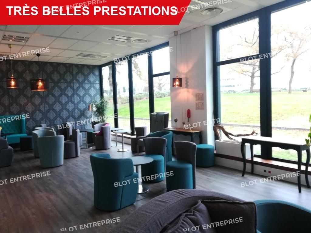 Location bureaux 1213 m² non divisibles