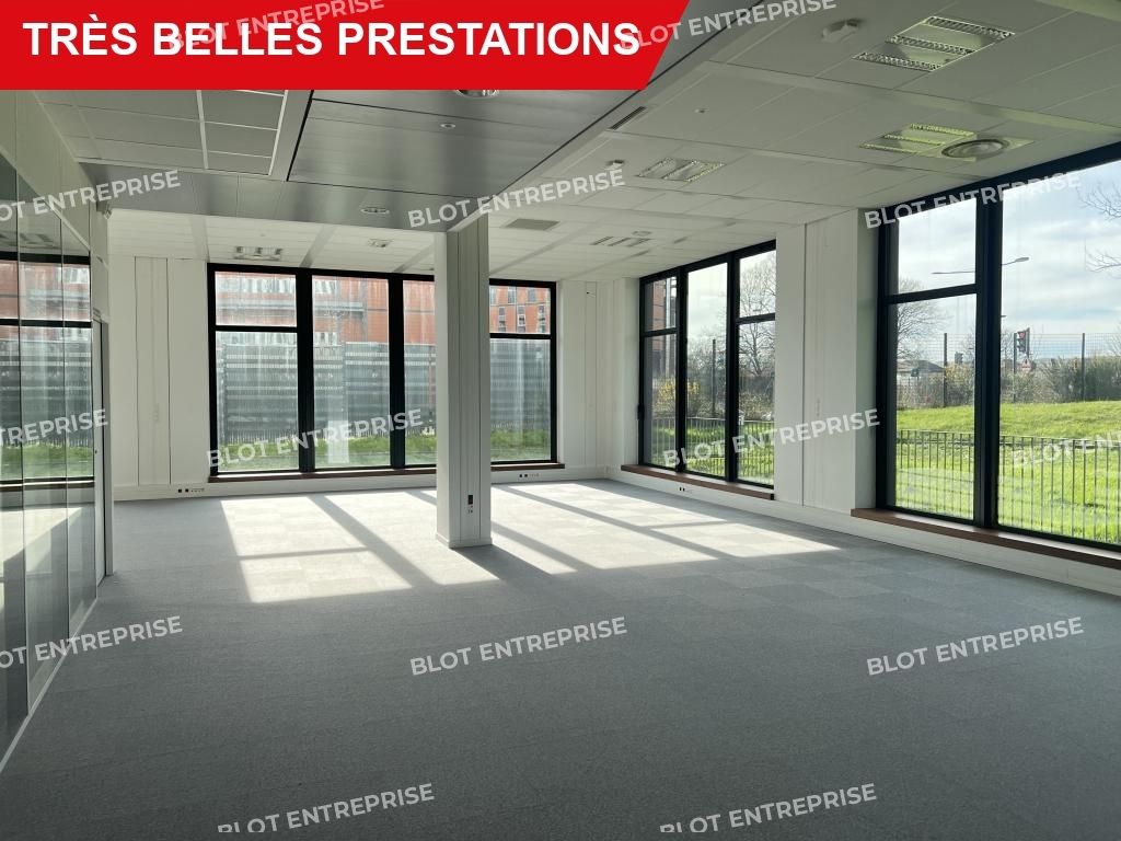 Location bureaux 608 m² non divisibles
