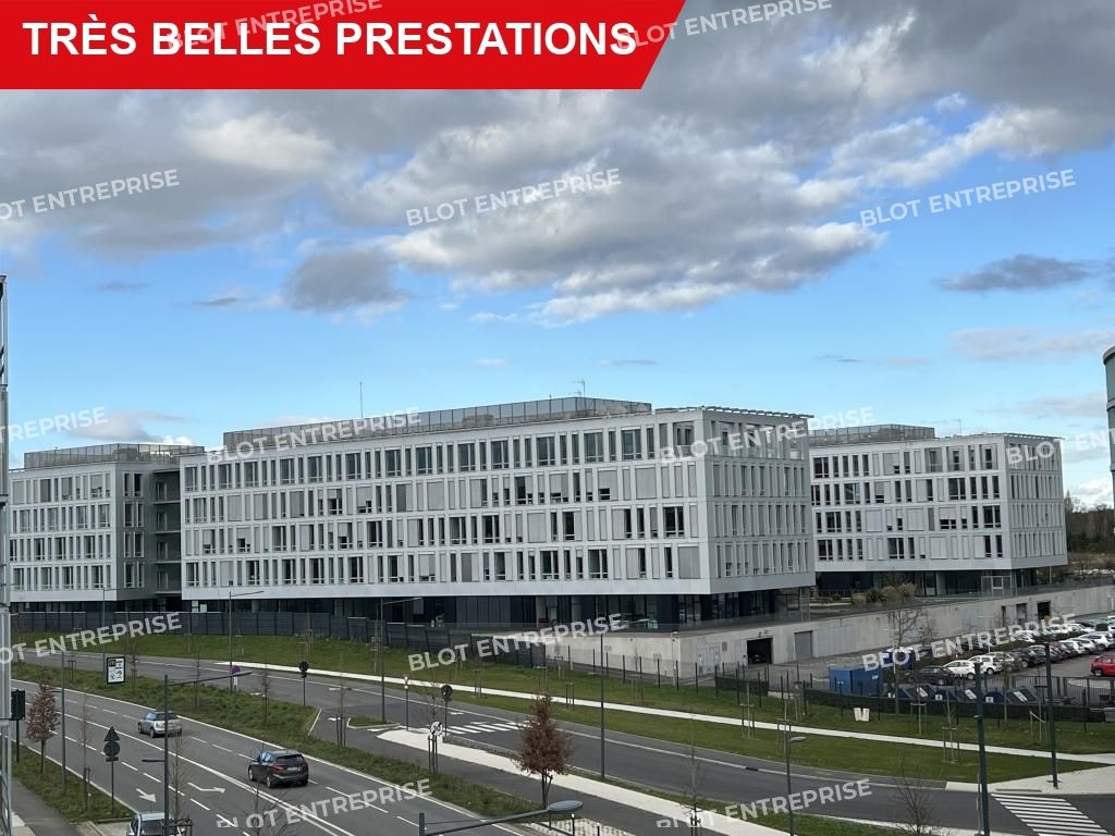 Location bureaux 2026 m² non divisibles