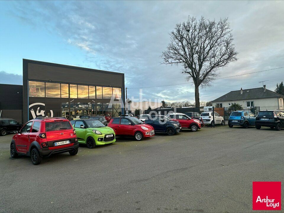 Location local d''activites 900 m² divisibles à partir de 630 m²