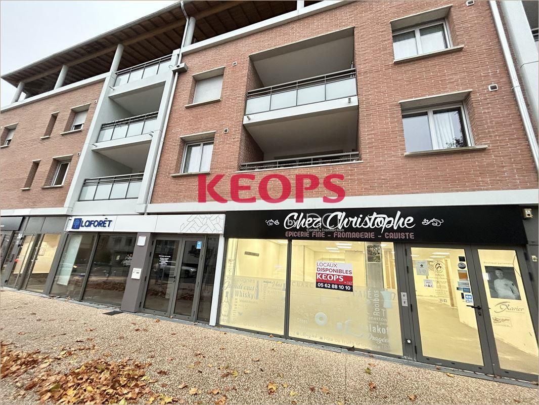 Location Commerce/boutique 122 m² non divisibles