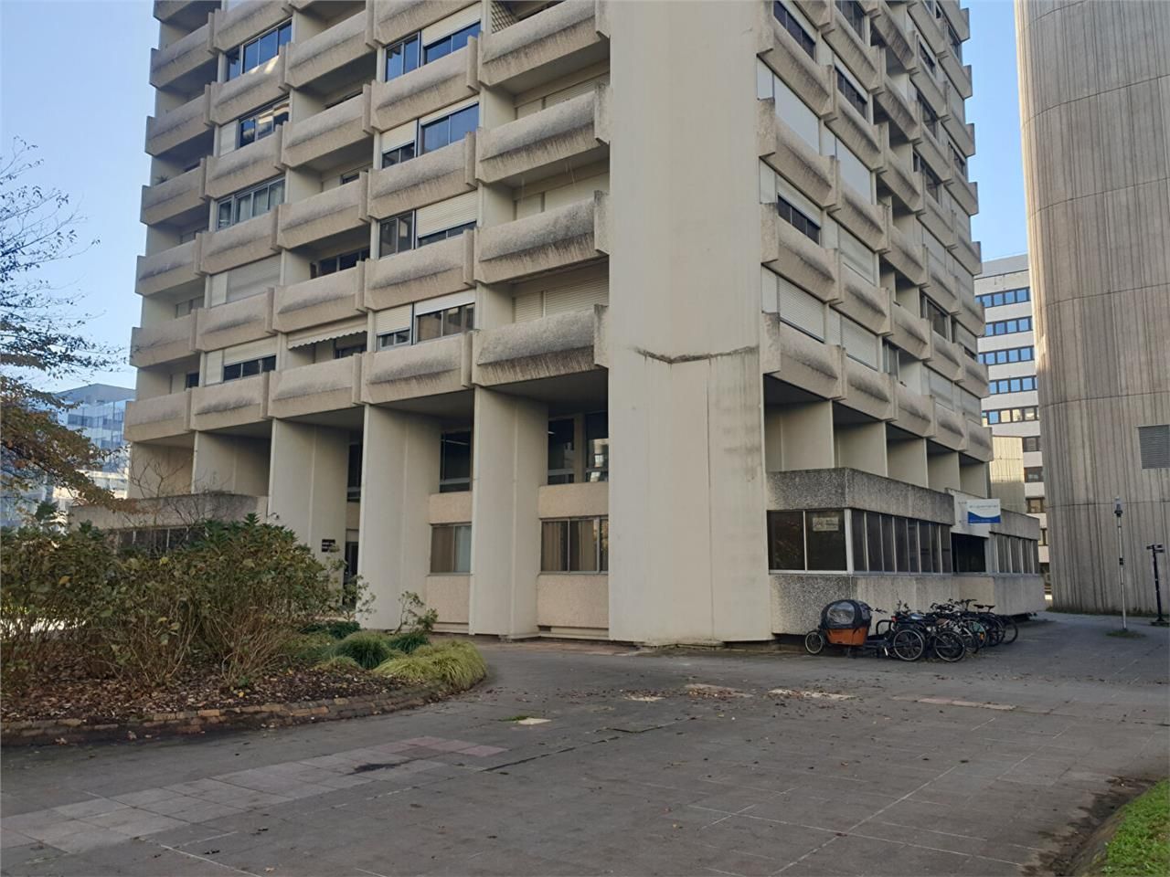 Location bureaux 115.00 m² à BORDEAUX