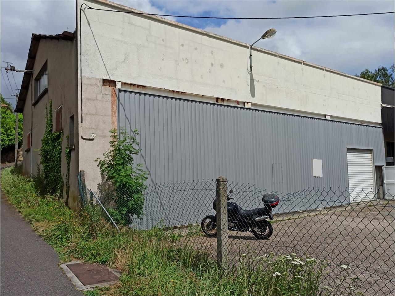 Location local 510.00 m² à PANAZOL