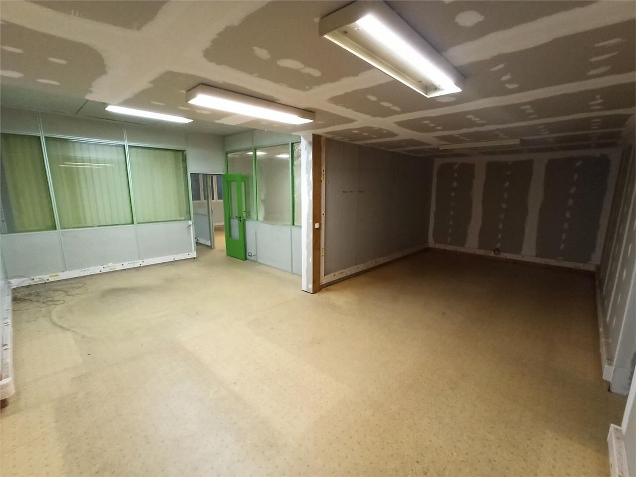 Vente local 510.00 m² à PANAZOL