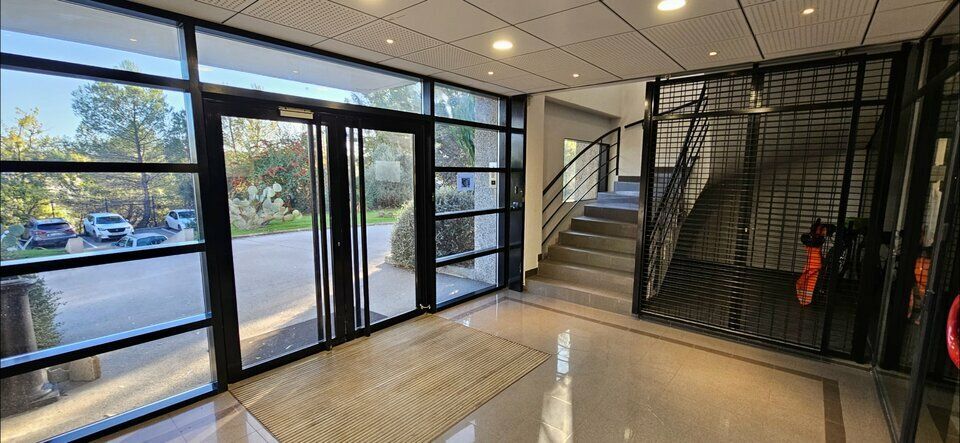 141 m² pour ce bureaux en location à Sophia antipolis