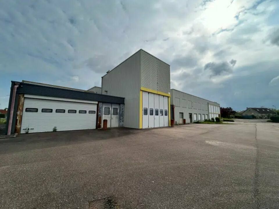 Location local d''activites 11110 m² non divisibles