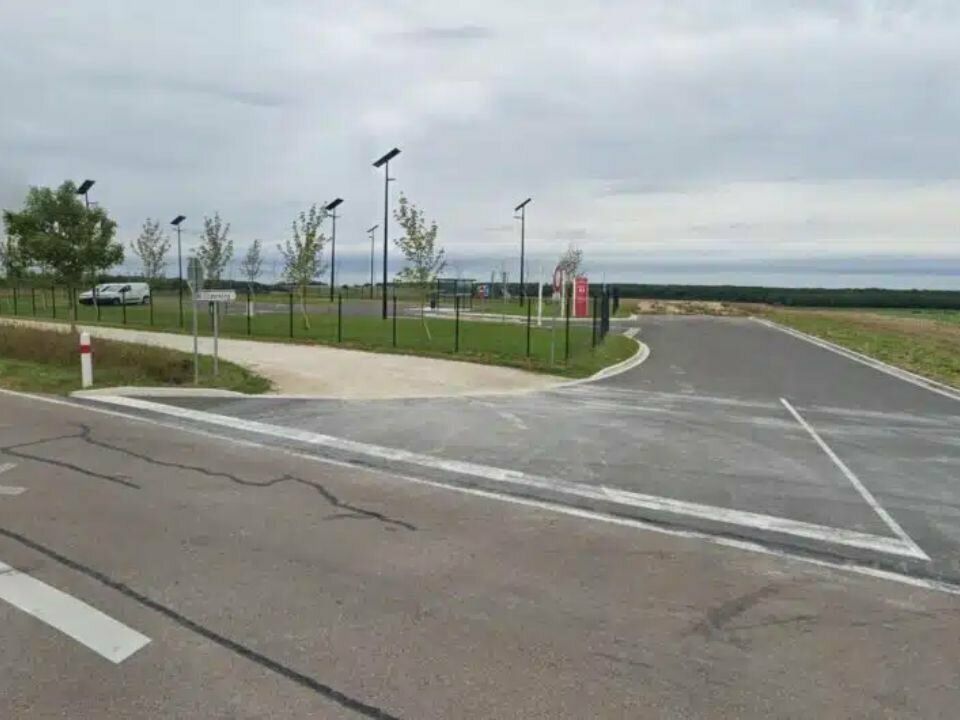 Vente terrain 80000 m² non divisibles