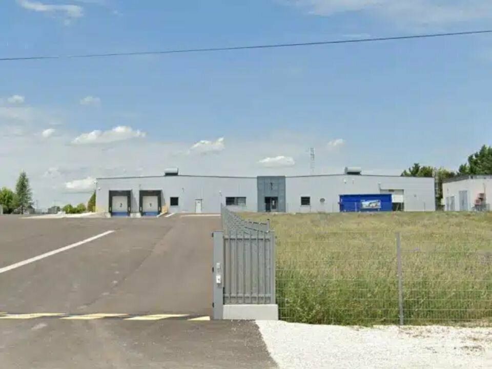 Location local d''activites 5000 m² non divisibles