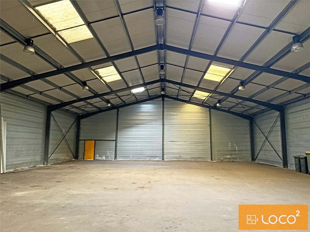 Location local 560.00 m² à CANALS