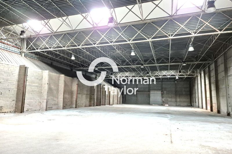 Location local d''activites 6000 m² divisibles à partir de 220 m²
