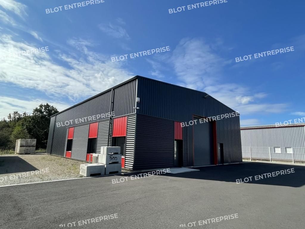 Location entrepôts 368 m² non divisibles