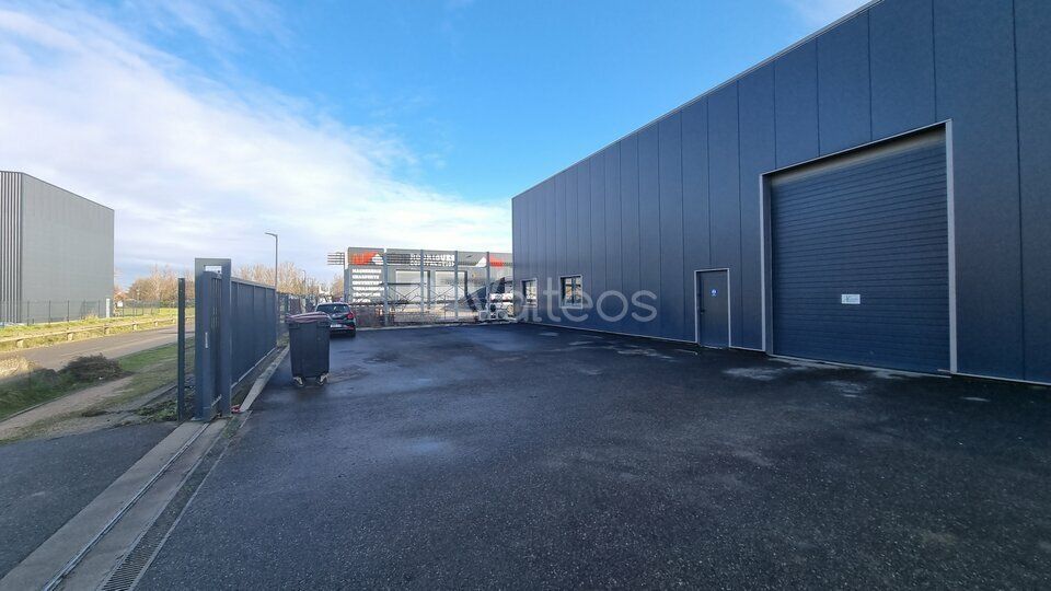 Location local d''activites 416 m² non divisibles