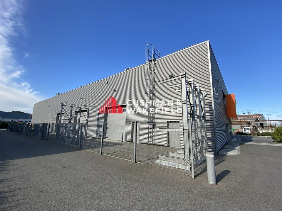 Location activité/entrepôt - 600 m²