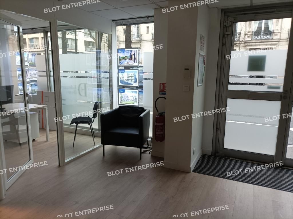 Location bureaux 164 m² non divisibles