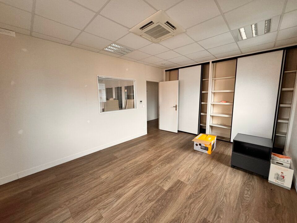 SAINT AVERTIN BUREAUX A LOUER 195 M² EN SORTIE D'AUTOROUTE