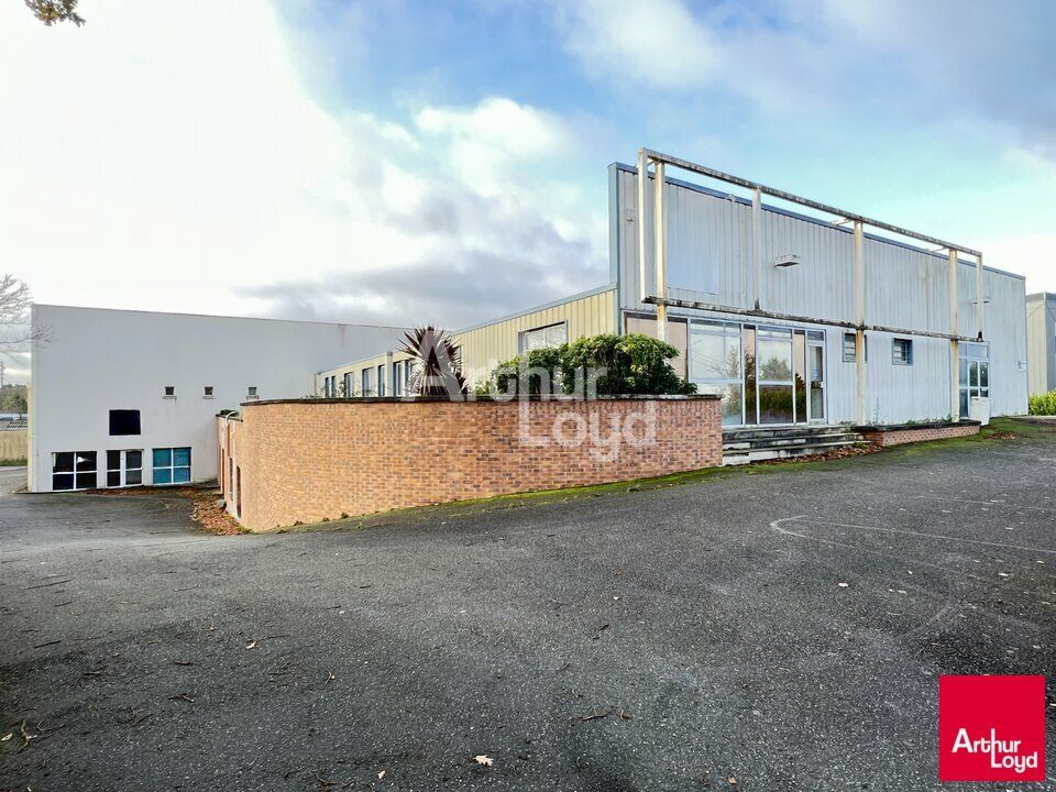 Vente local d''activites 2750 m² divisibles à partir de 750 m²