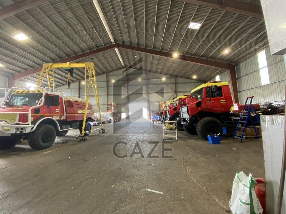Location local d''activites 1200 m² non divisibles
