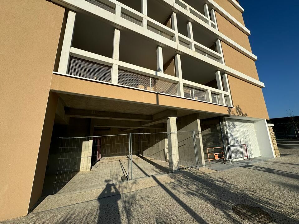 Vente local commercial 117 m² non divisibles