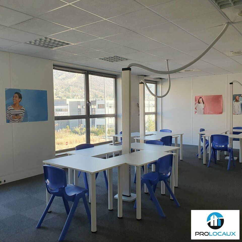 Location bureaux 241 m² non divisibles