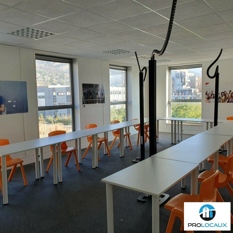A louer bureaux 241 m² situés à Grenoble Presqu'île