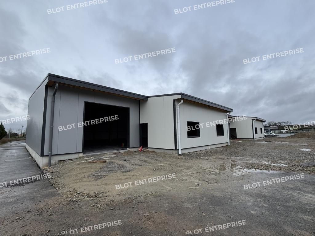 Location entrepôts 1072 m² non divisibles
