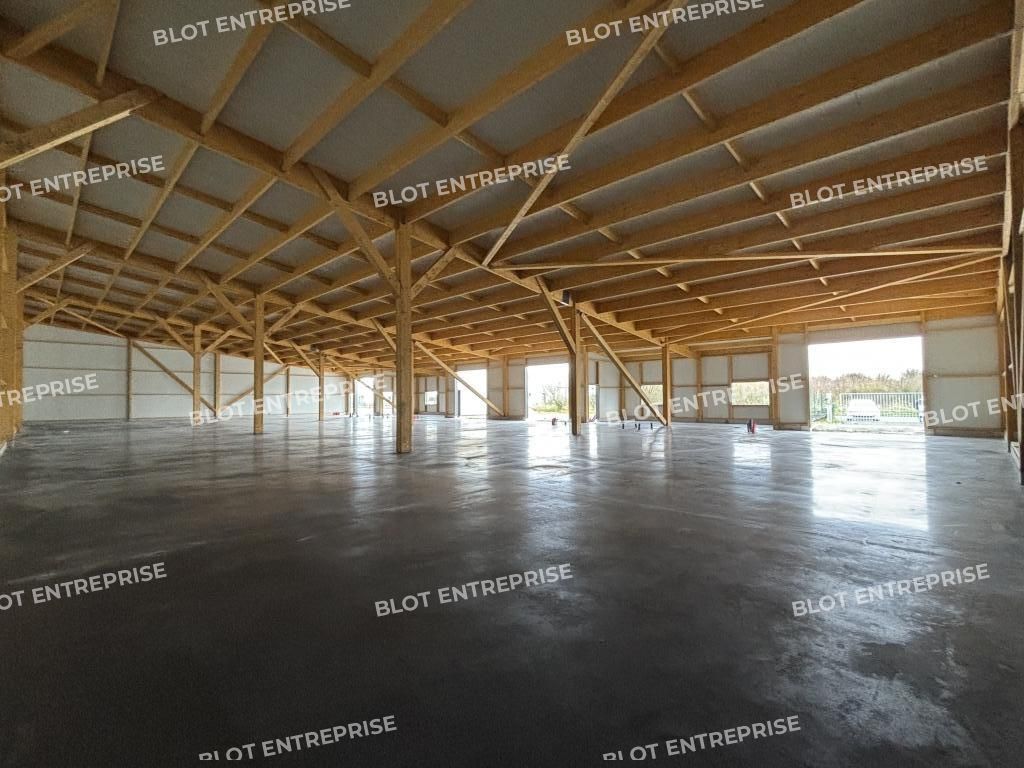 Location entrepôts 1072 m² non divisibles