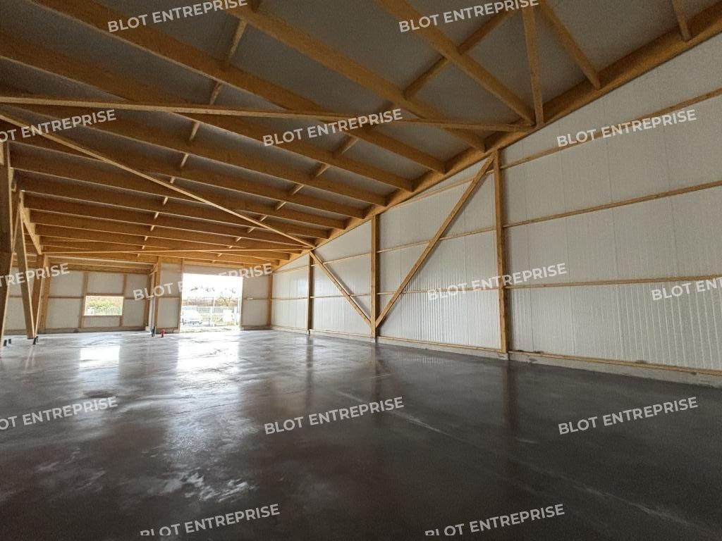 Location entrepôts 266 m² non divisibles