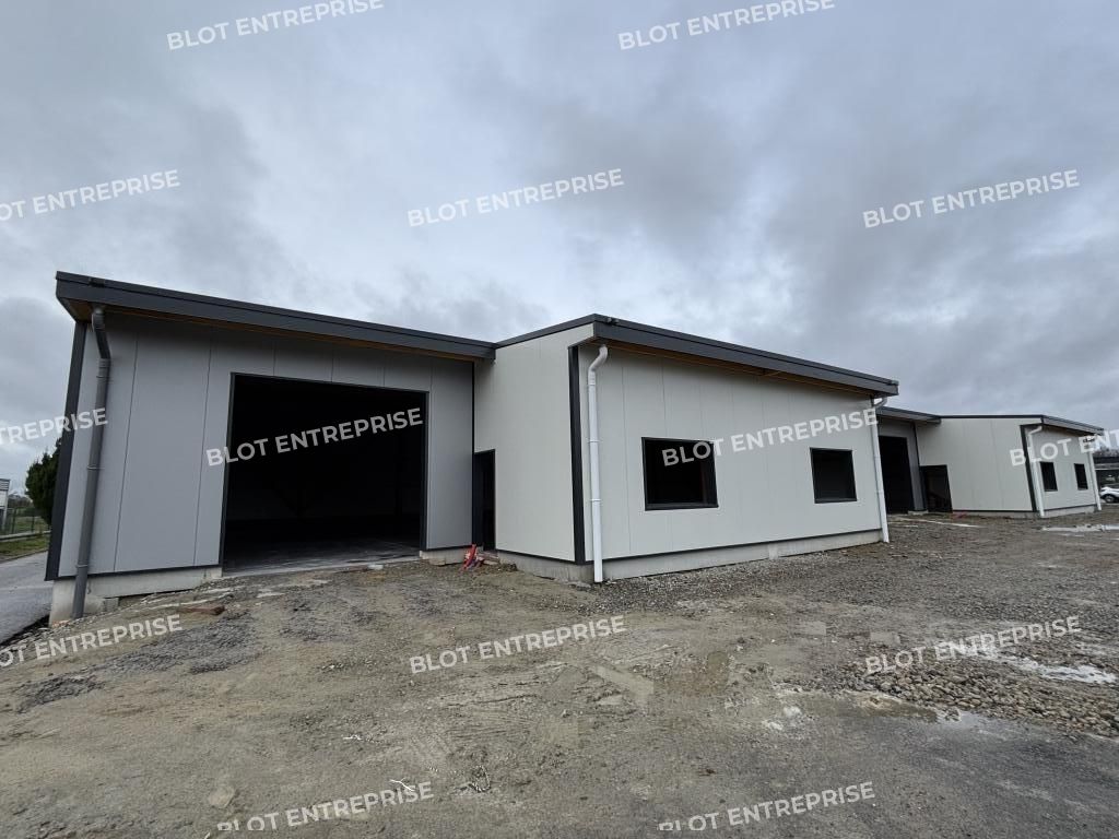 Location entrepôts 530 m² non divisibles