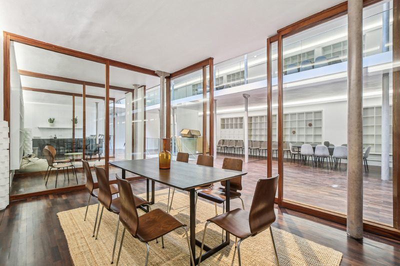 372 m² pour ce bureaux en location à Paris