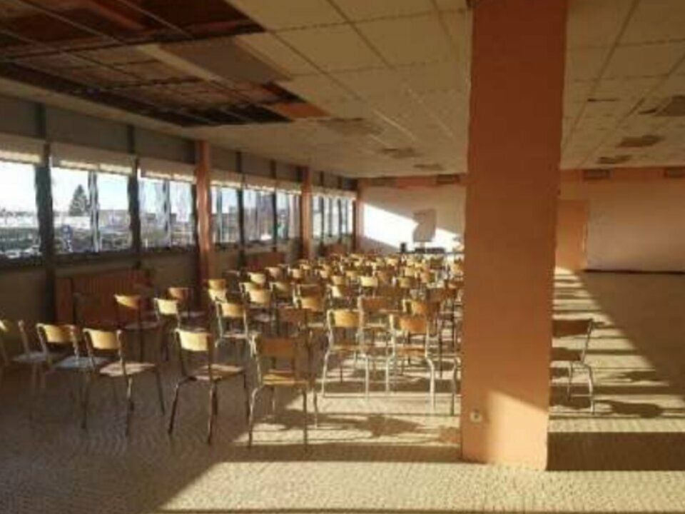 2 locaux d'activités de 800 m² à vendre à Chaumont