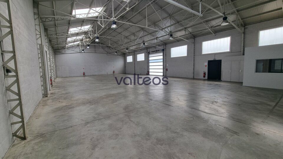 Location local d''activites 571 m² non divisibles