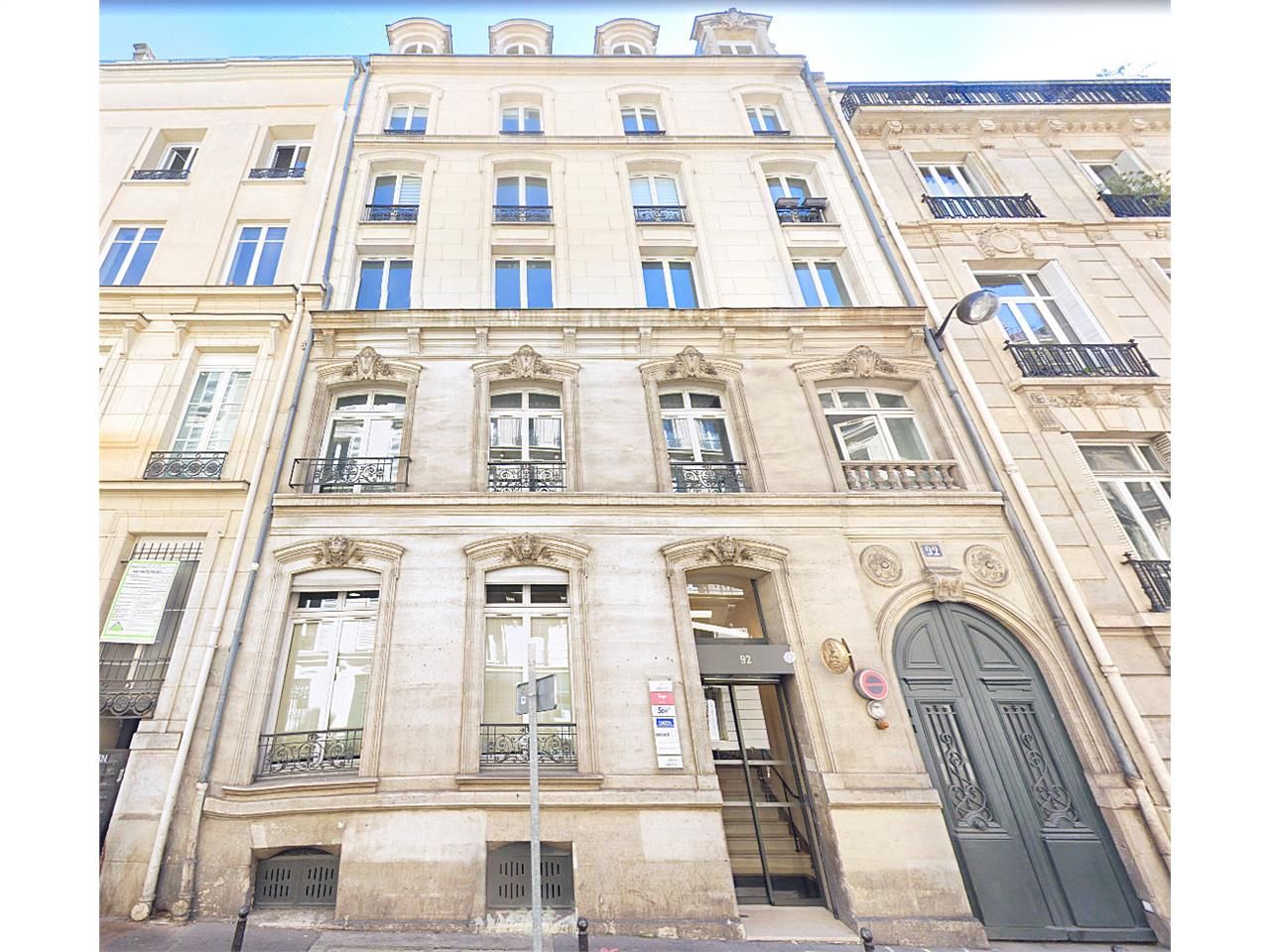 Location bureaux 146.00 m² à paris