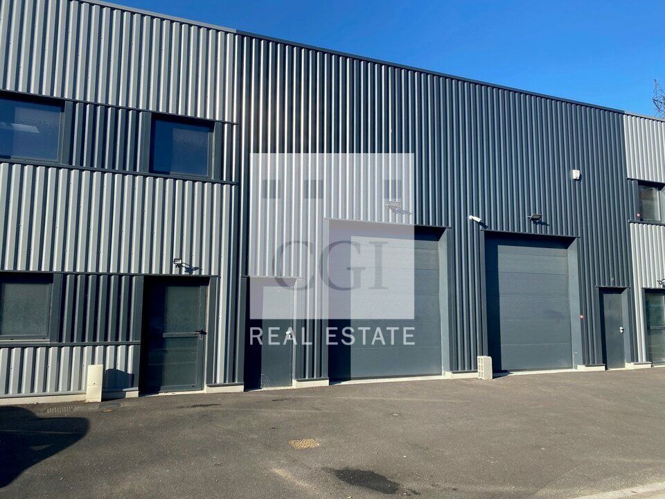 Location local d''activites 168 m² non divisibles
