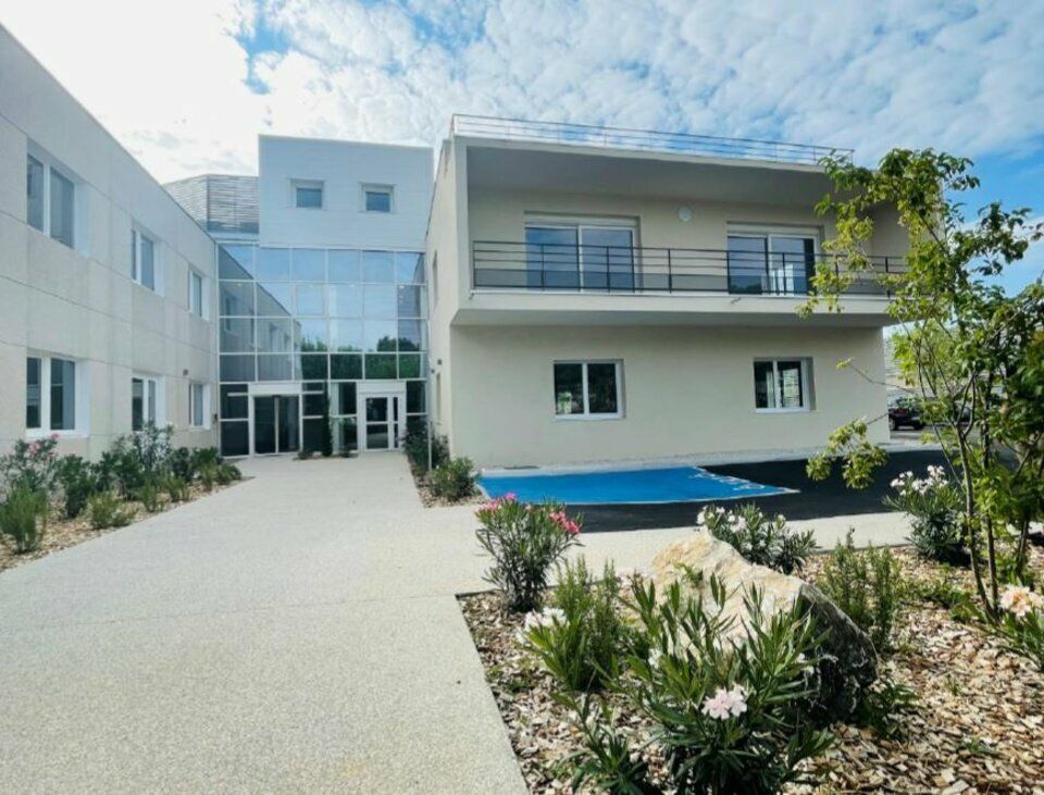 Investissez dans un immeuble moderne et flexible au cœur du Parc du Chêne, un lieu idéal pour le développement de votre activité !