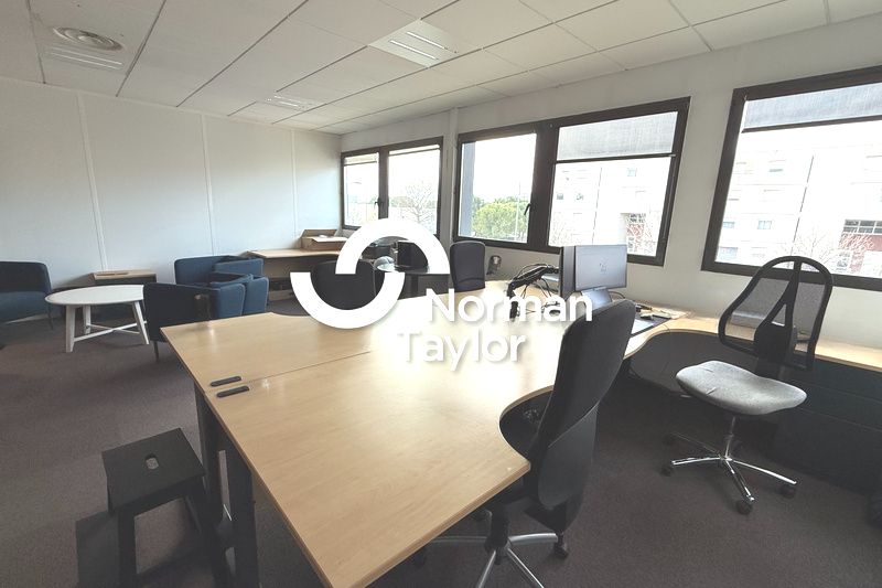 Location bureaux 107 m² non divisibles