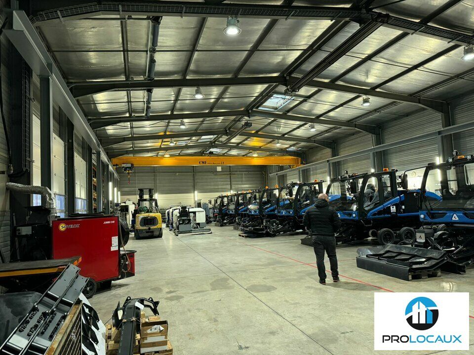 Location local d''activites 1860 m² non divisibles