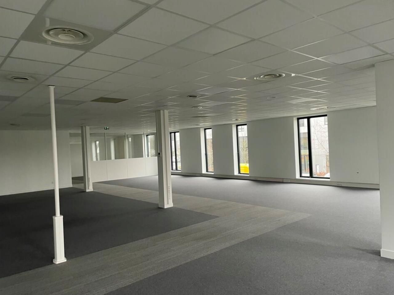 location bureau lesquin