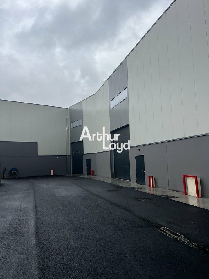 Locaux d'activité neufs 256 m² sur terrain indépendant 2550 m²