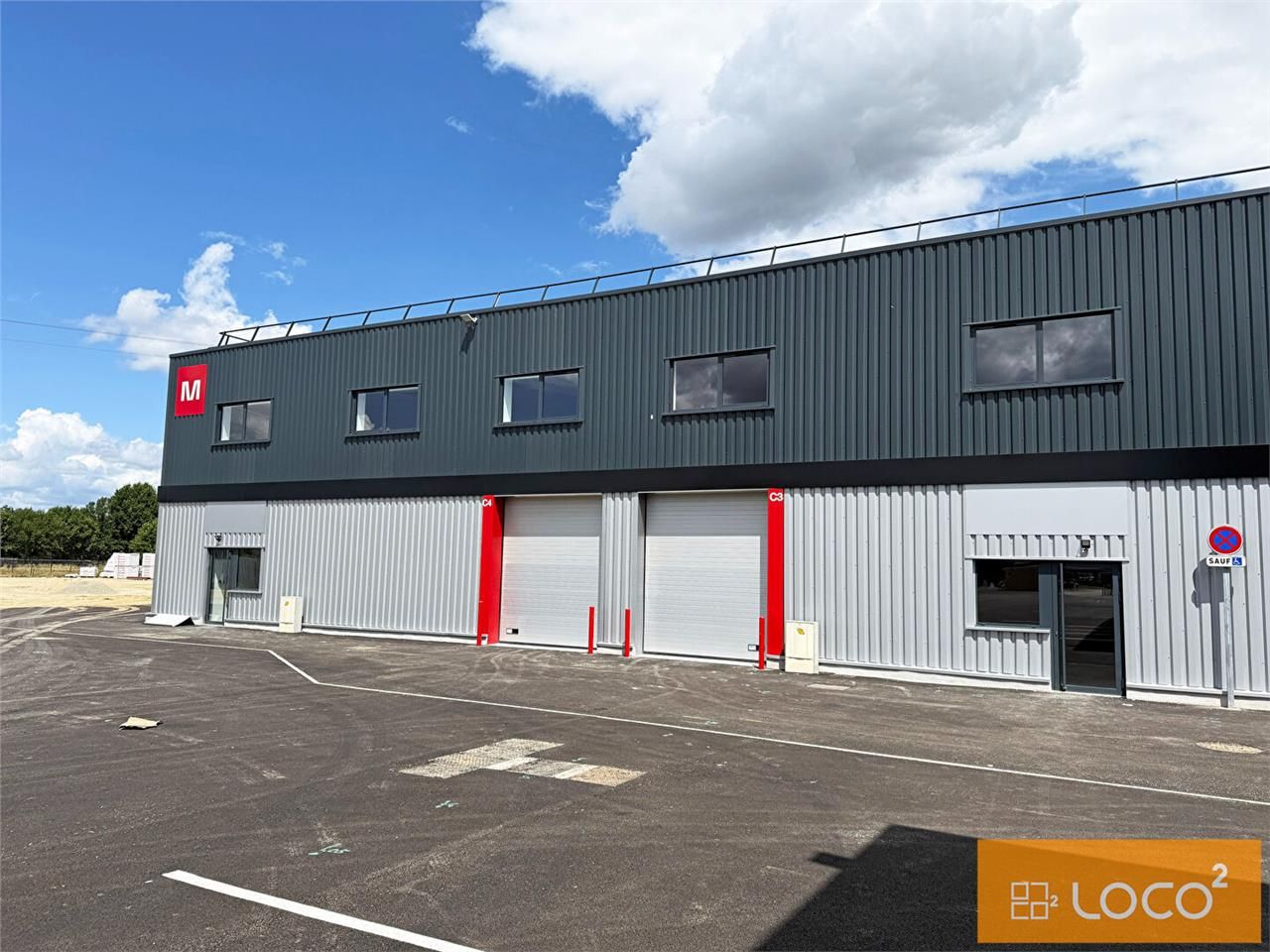 Location local 5369.00 m² à BRUGUIERES